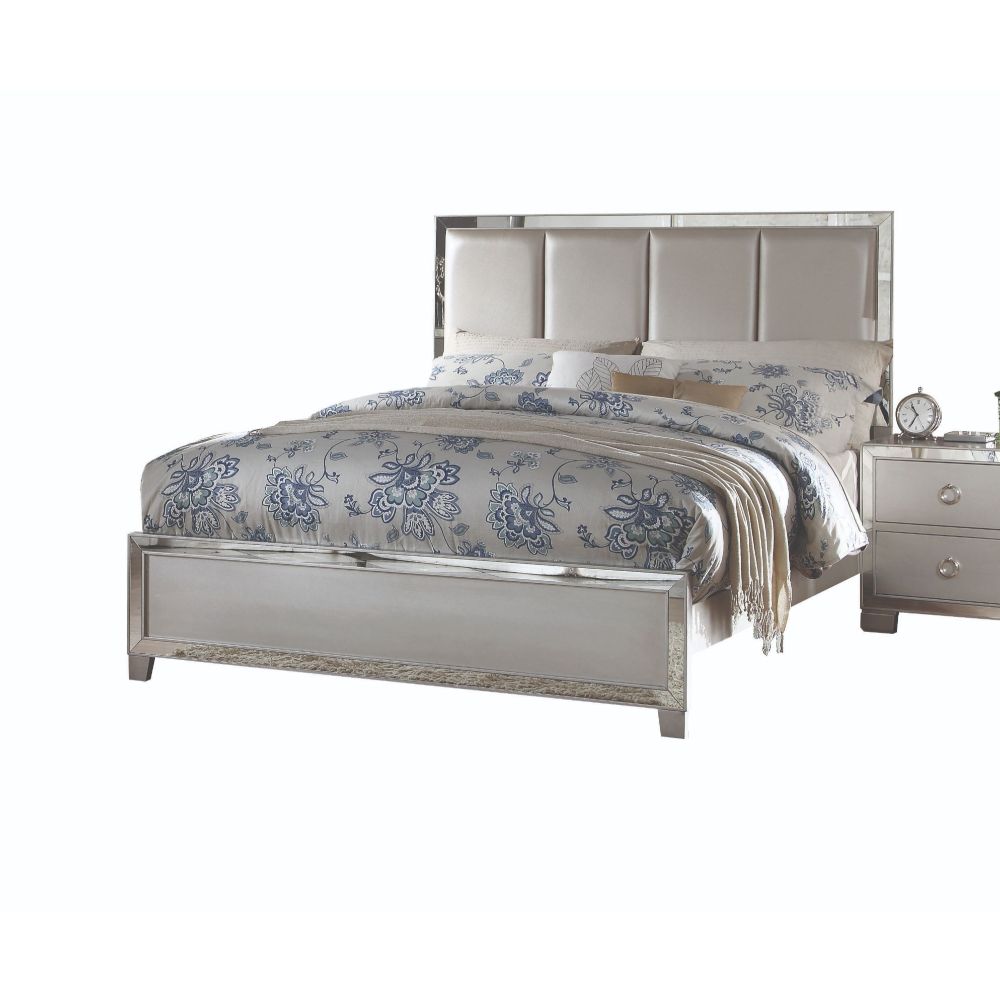 Voeville II Queen Bed